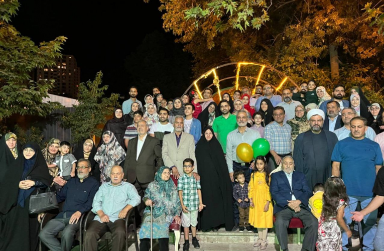 ۷۱ سال زندگی مشترک عاشقانه با ۸۰ فرزند و نوه و ننیجه