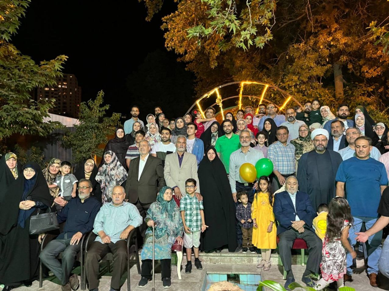 ۷۱ سال زندگی مشترک عاشقانه با ۸۰ فرزند و نوه و ننیجه