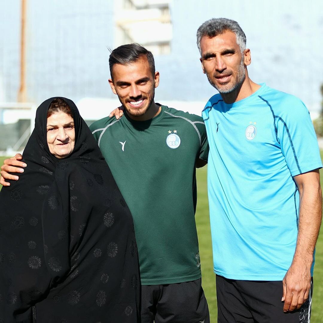 تمرین استقلال میزبان یک میهمان متفاوت 14 (عکس) تمرین استقلال میزبان یک میهمان متفاوت