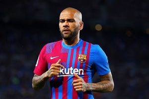 دادستانی اسپانیا برای دنی آلوز به علت «تجاوز جنسی» خواست ۹ سال زندان کرد 15 دادستانی اسپانیا برای دنی آلوز به علت «تجاوز جنسی» خواست ۹ سال زندان کرد