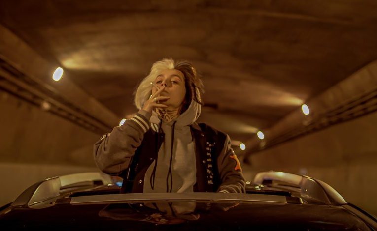 عکس متفاوت نازنین بیاتی با سیگار و خالکوبی