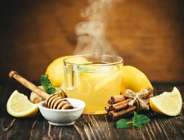 ۴ نوشیدنی که به افت وزن در خواب پشتیبانی می کنند 20 ۴ نوشیدنی که به کاهش وزن در خواب کمک میکنند