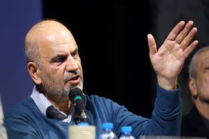 آبروبرتر از فساد در ایران نیست/ اگر قادر به برخورد نیستید از صحنه کنار بروید/ در رابطه فساد فراخوان ملی بدهیم