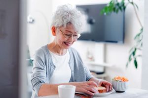 اگر می خواهید تا ۱۰۰ سال زندگی کنید باید سریعتر از خوردن این غذا دست بکشید