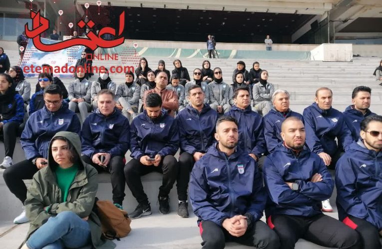 مراسم تشییع زنده یاد ملیکا محمدی در ورزشگاه آزادی/ وجود بزرگان فوتبال در مراسم/ ویدئو