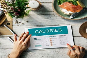 برای کم کردن یک کیلو وزن، چه مقدار کالری بسوزانیم؟