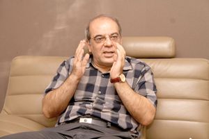 جواب عباس عبدی به لیلاز: این همه ماجرا نیست! 17 جواب عباس عبدی به لیلاز: این همه ماجرا نیست!