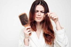 رشد مجدد موهای ریخته با ۱۰ روش طبیعی