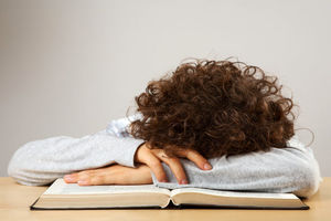 چطور کودکان را از اخبار ‌ناگوار دور نگه داریم؟