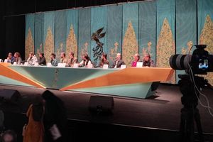 «آپاراتچی» یک نوستالژی شیرین از دهه ۶۰ 11 «آپاراتچی» یک نوستالژی شیرین از دهه ۶۰