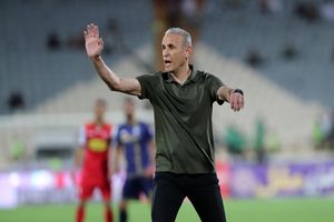 یحیی گل‌محمدی ممنوع‌ الکار شده است؟