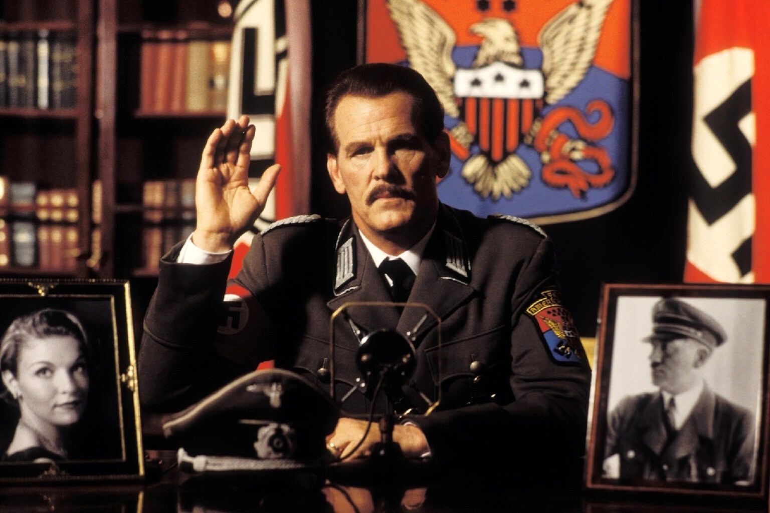 ۱۰ تریلر جاسوسی جذاب در مورد جنگ جهانی دوم؛ از Rogue Male تا Eye of the Needle