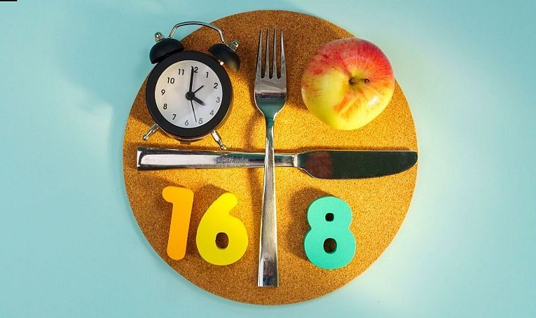خطرات نهان رژیم غذایی فستینگ متناوب؛ ۸ ساعت گرسنگی، ۱۶ ساعت خطر؟_آینده