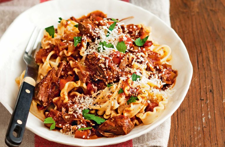 راگو مرغ؛ فرانسوی لذیذ و خوشمزه_آینده