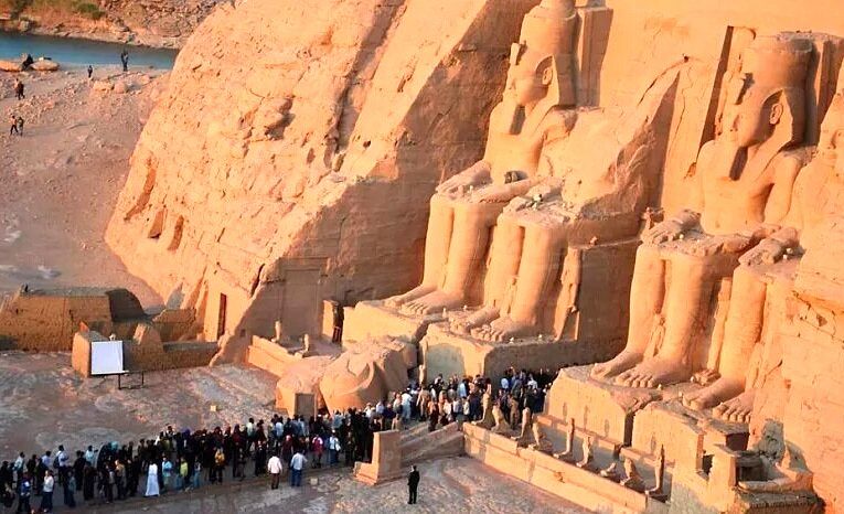 نیمه گمشده پادشاه مصری بعد از ۱۰۰ سال کشف شد!/ عکس