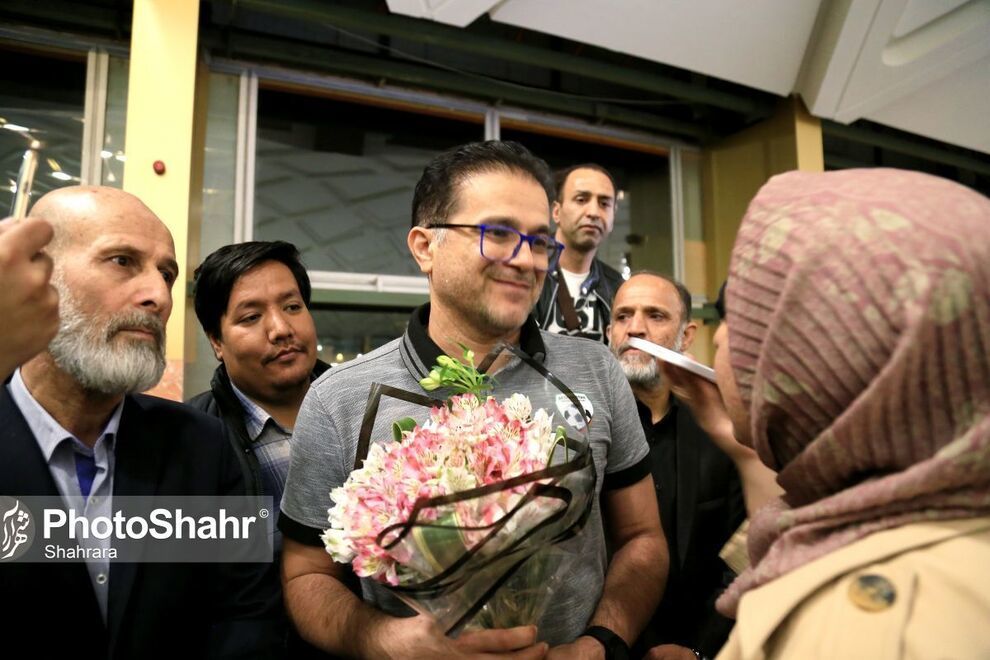 1714664773 891 برگشت تیم ملی فوتسال افغانستان به مشهد بعد از تاریخ‌سازی