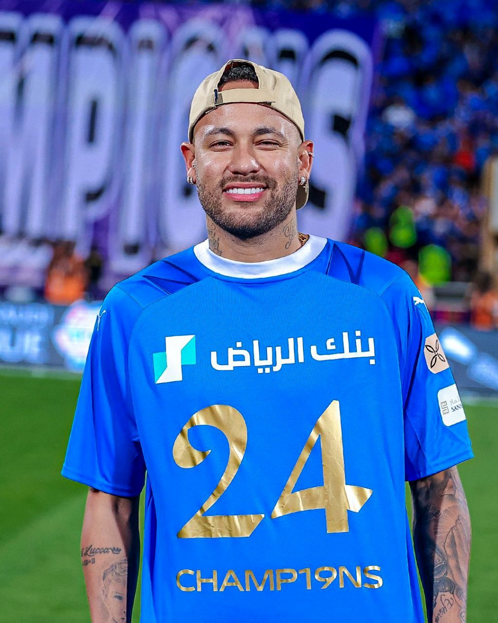 1715464740 475 نیمار و دخترش در جشن قهرمانی الهلال عربستان عکس آینده