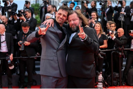 1715839908 210 نخستین عکس العمل‌ها به فیلم افتتاحیه‌ یک کمدی با بازی