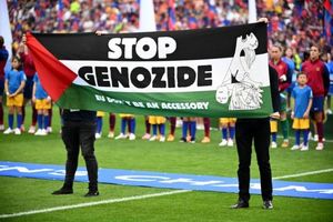 حمایتاز فلسطین در فینال لیگ قهرمانان زنان اروپا/ ویدئو_آینده