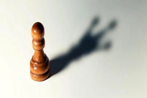 چطور بی هیچ حرفی خود را با مطمعن به نفس نشان دهیم؟_آینده