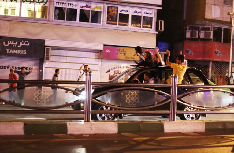 این عکس، عامل فحاشی به عادل فردوسی‌پور شد_آینده