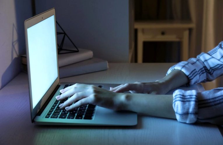 روشنایی نور موبایل و لامپ در شب می‌تواند خطر ابتلا به دیابت ۲ را افزایش دهد_آینده