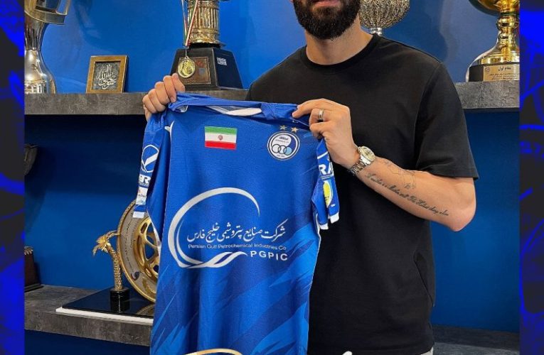 ستاره استقلال قراردادش را تمدید کرد_آینده