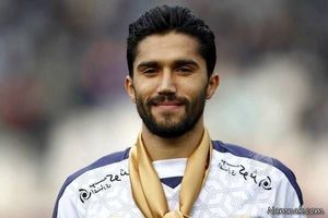 شایعه بزرگ؛ دروازه بان استقلال سرخ پوش می شود/ دروازه پرسپولیس به روی حسینی باز می‌شود؟_آینده