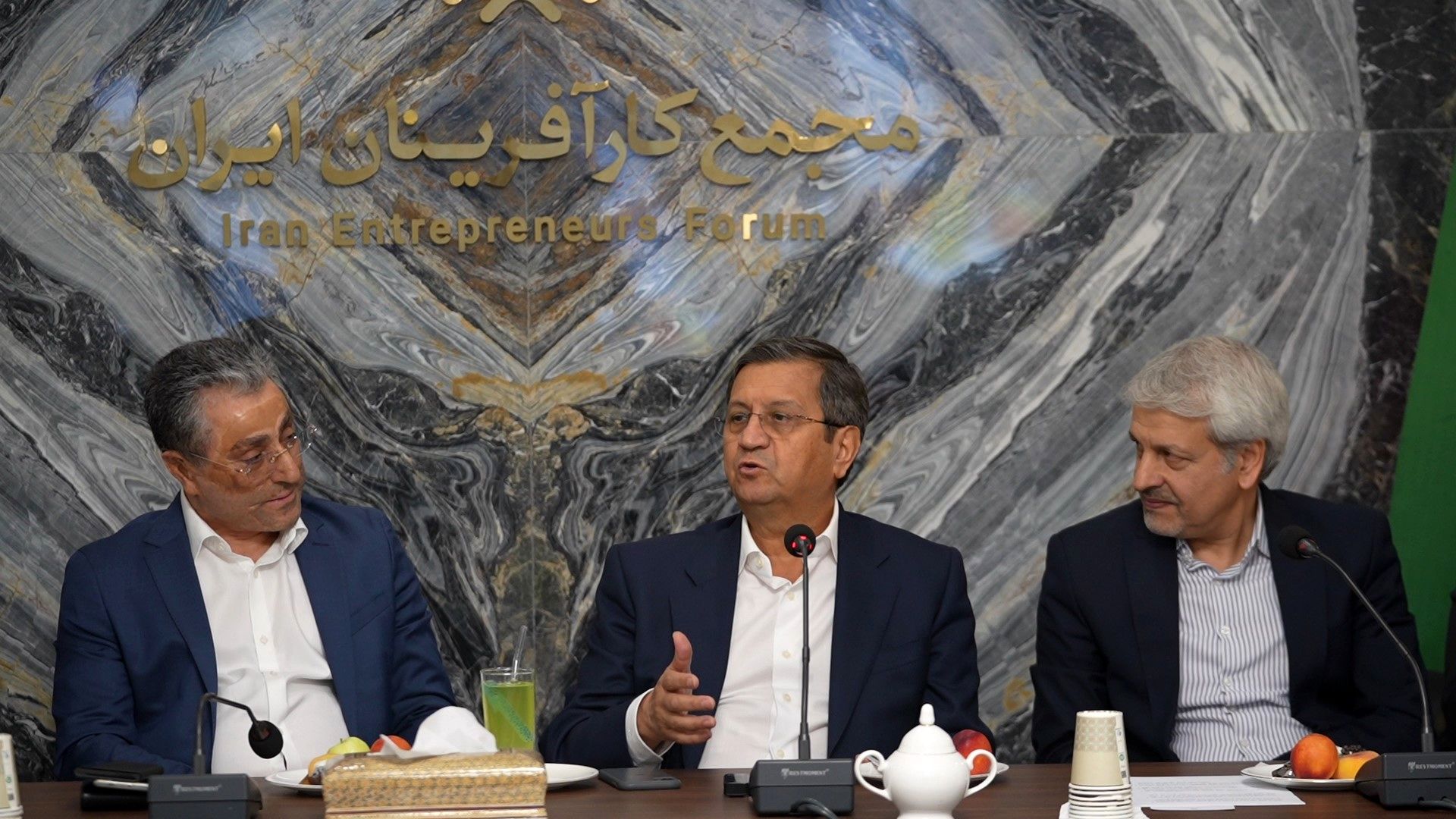 1724066444 353 در قسمت اقتصادی با کارافرینان همفکری خواهم کرد آینده