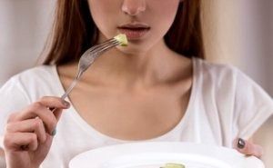 نقش والدین در عادات بدِ غذایی فرزندان_آینده 35 نقش والدین در بروز اختلالات تغذیه ای فرزندان