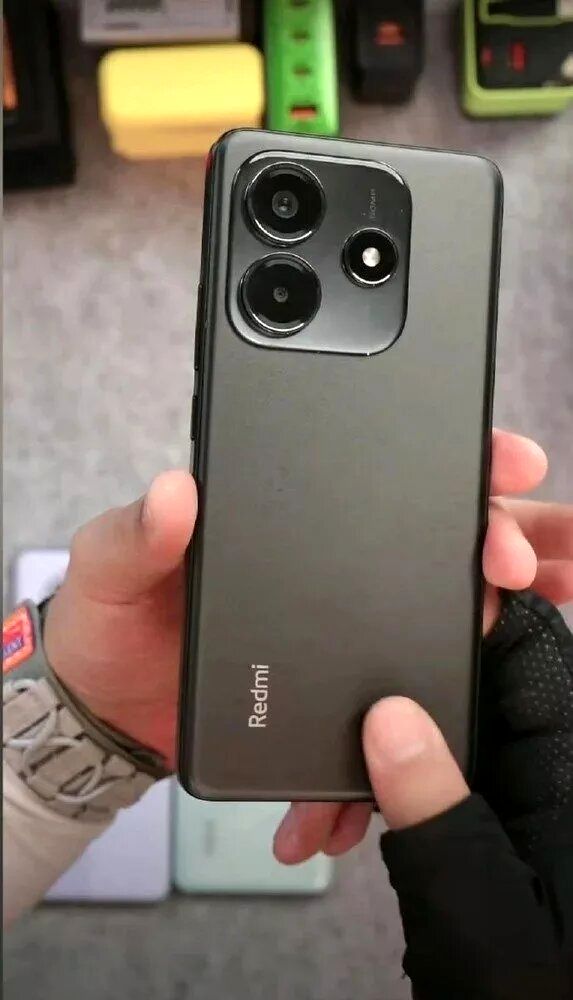 طراحی کاملاً متفاوت گوشی جدید شیائومی/ عکس