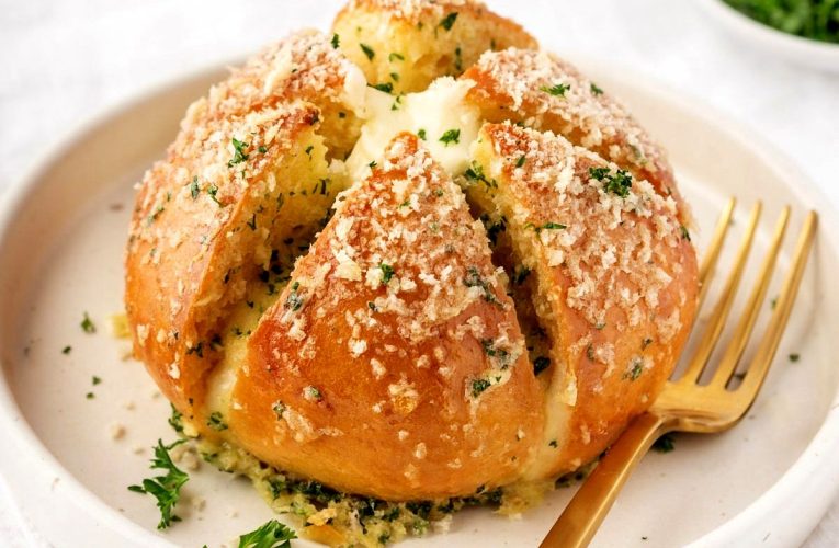 نحوه تهیه خوشمزه ترین نان سیری که تابه حال خورده اید!_آینده