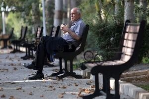 این گروه از بازنشستگان چشم به راه مشابه سازی حقوق نباشند_آینده