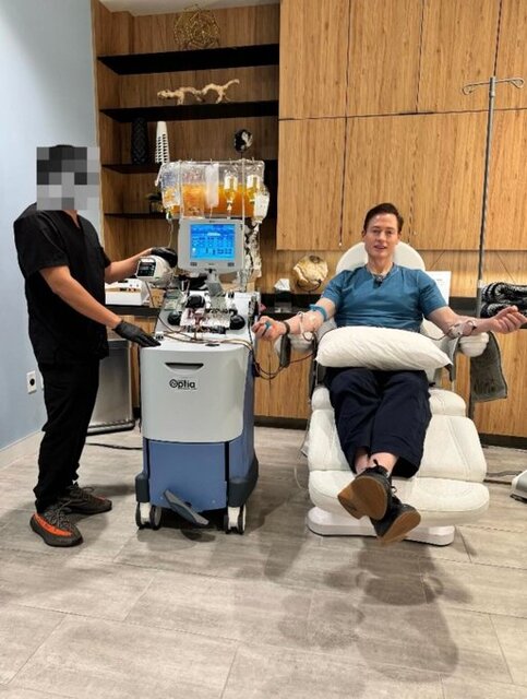 میلیاردر آمریکایی در سودای جوانی پلاسمای بدنش را معاوضه کرد!/ تصاویر_آینده 13 63217064