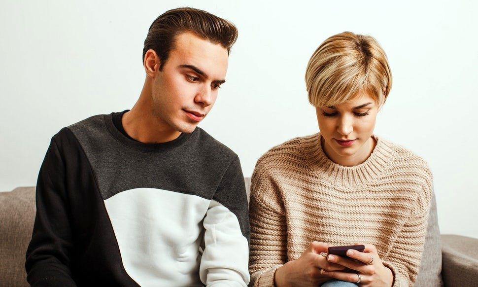 با شوهر شکاک و بدبین چطور حرکت کنیم؟ آینده