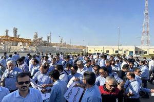 اعتراضِ کارگران پیمانکاری پارس جنوبی ادامه دارد/ هیچ‌کس پاسخگو نبوده است_آینده