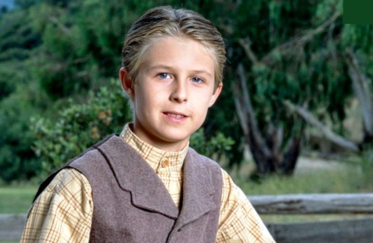 تحول چهره «برایان کوپر» سریال پزشک دهکده سپس ۳۱ سال/ عکس_آینده