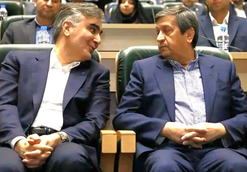 دلار رکورد تاریخی را ناکامی/ فرزین و همتی مسئولیت گرانی دلار را گردن میگیرند؟_آینده 11 دلار رکورد تاریخی را شکست/ فرزین و همتی مسئولیت گرانی دلار را گردن میگیرند؟