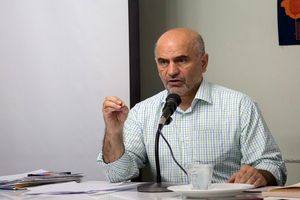 سپس از شوک درمانی ۱۴۰۱، خط فقر مطلق سرانه ۴۹ درصد افزایش یافت / نابرابری‌ها با شوک قیمت ارز در سال ۱۴۰۲ افزایش یافت_آینده