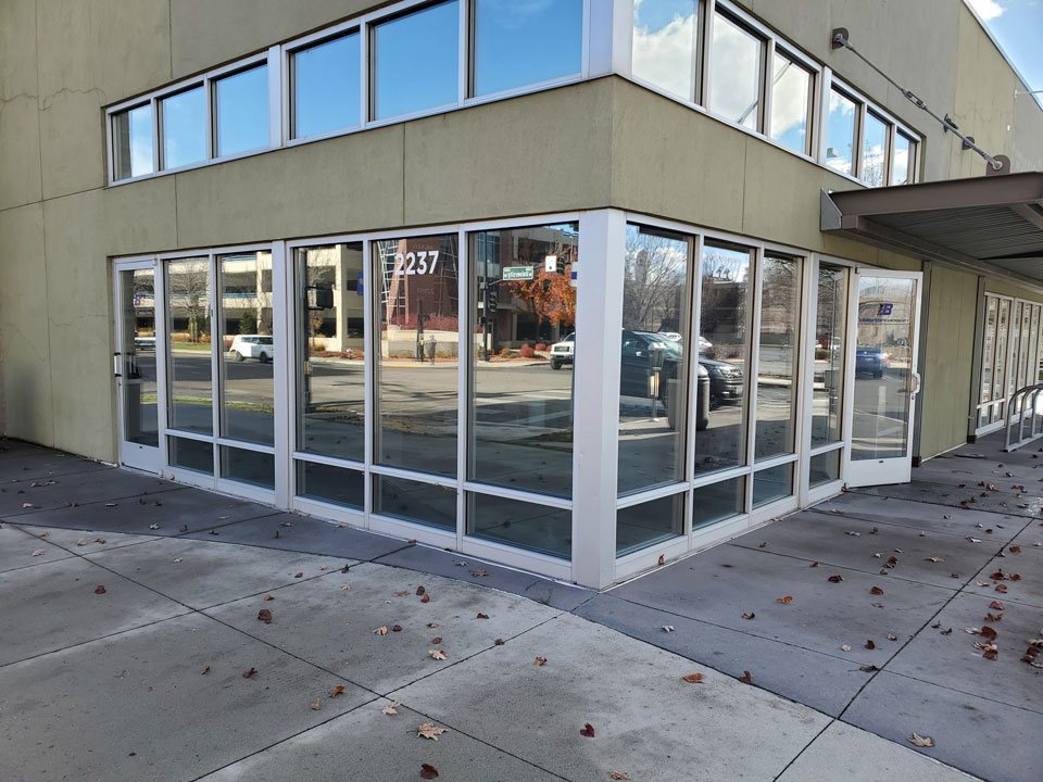 راهنمای جامع خرید شیشه سکوریت - کدام شیشه سکوریت مناسب من است؟ 17 3 3