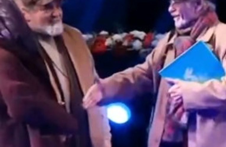 دست دادن مرضیه برومند با رضا بابک! /ویدئو_آینده 14 دست دادن مرضیه برومند با رضا بابک! /ویدئو_آینده