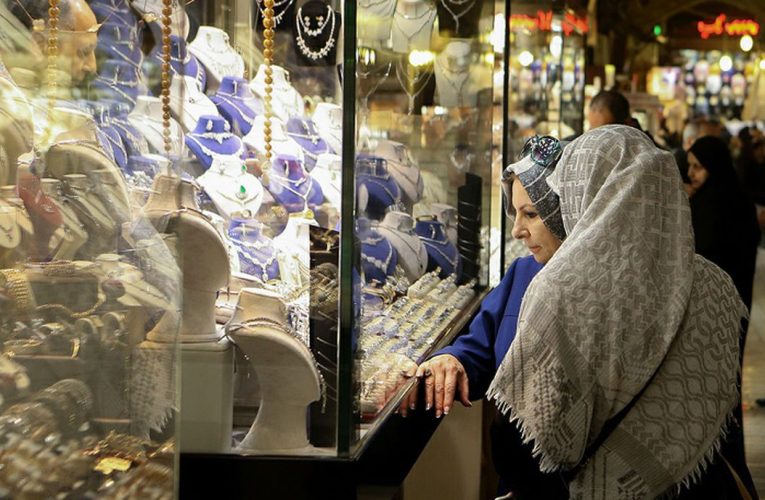 روز زن امسال برای اولین بار تقاضای خرید هیچ تغییری نداشت/ ویدئو_آینده