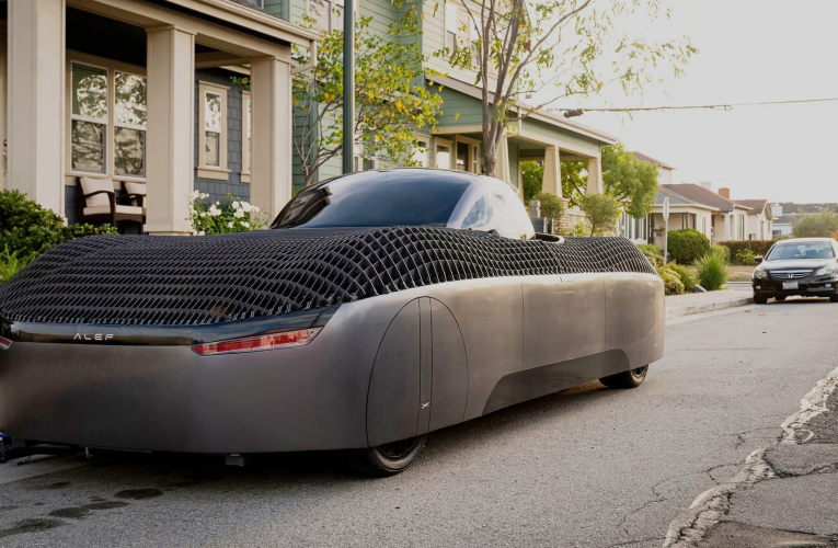 اولین پرواز یک ماشین برقی پرنده/ ویدئو_آینده