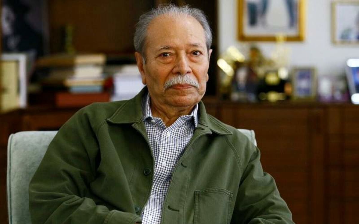 دیدار رئیس جمهور با استاد علی نصیریان به مناسبت روز جهانی تئاتر/ ویدئو_آینده 11 دیدار رئیس جمهور با استاد علی نصیریان به مناسبت روز جهانی تئاتر/ ویدئو