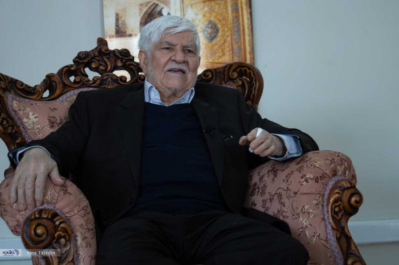 امام(ره) سریال «اوشین» را دوست داشتند/ شش تکه از سریال «امام علی» حذف شد/ حقیقت «اوشین» چیزی نبوده است که ما نشان دادیم، حذفیات بسیاری داشت_آینده 17 امام(ره) سریال «اوشین» را دوست داشتند/ شش قسمت از سریال «امام علی» حذف شد/ واقعیت «اوشین» چیزی نبود که ما نشان دادیم، حذفیات زیادی داشت