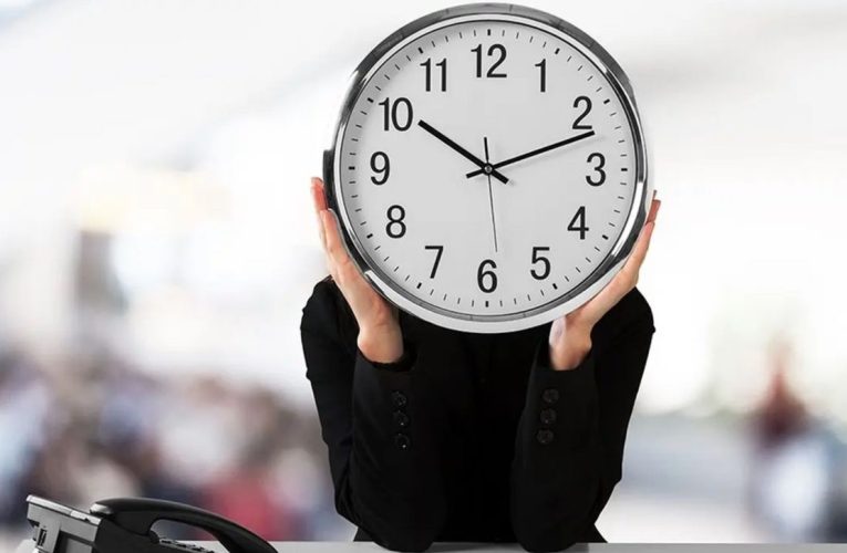 امیدواریم اختیار جابه جایی ساعت رسمی سرزمین به دولت برگردد_آینده