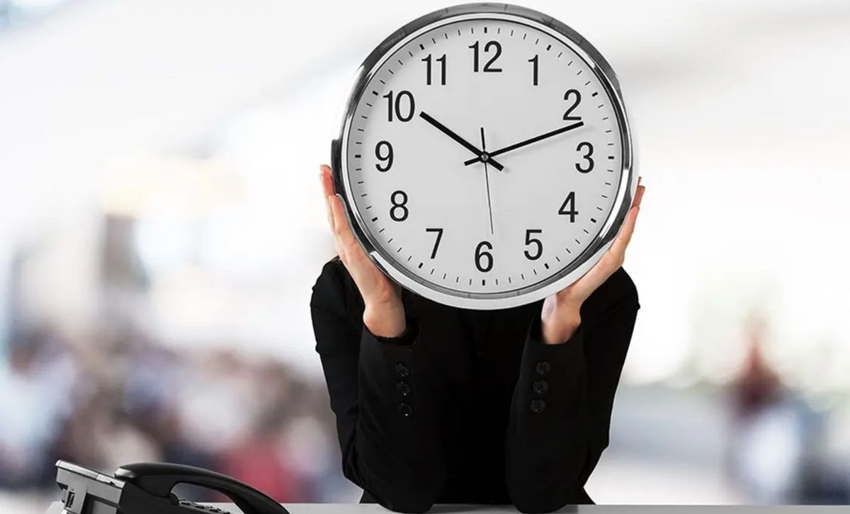 امیدواریم اختیار جابه جایی ساعت رسمی سرزمین به دولت برگردد_آینده 11 امیدواریم اختیار جابه جایی ساعت رسمی کشور به دولت برگردد