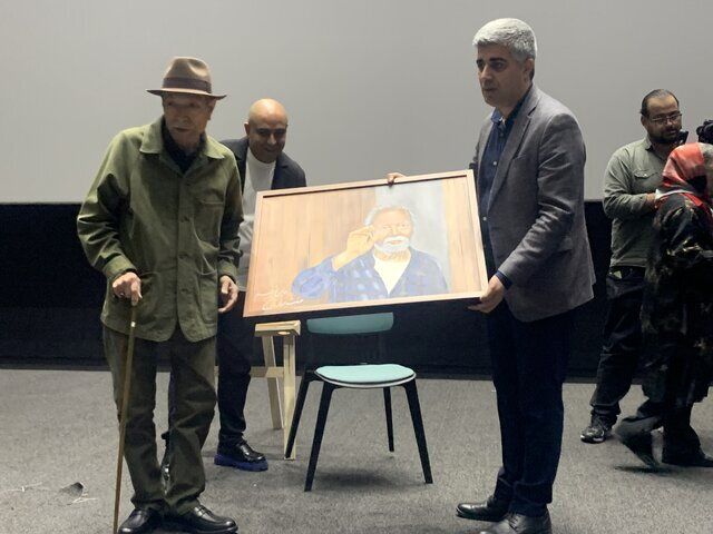 گلایه علی نصیریان: به دوران فیلم فارسی برگشتیم