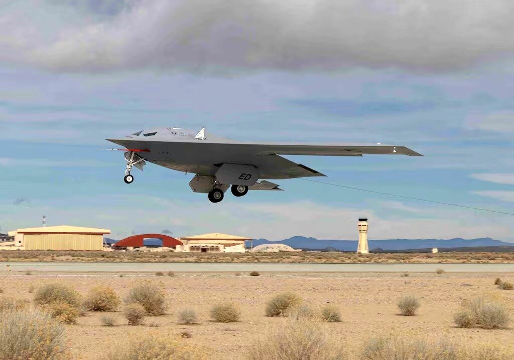 بمب‌افکن استراتژیک B-۲۱ ریدر با مشکلی مواجه شد