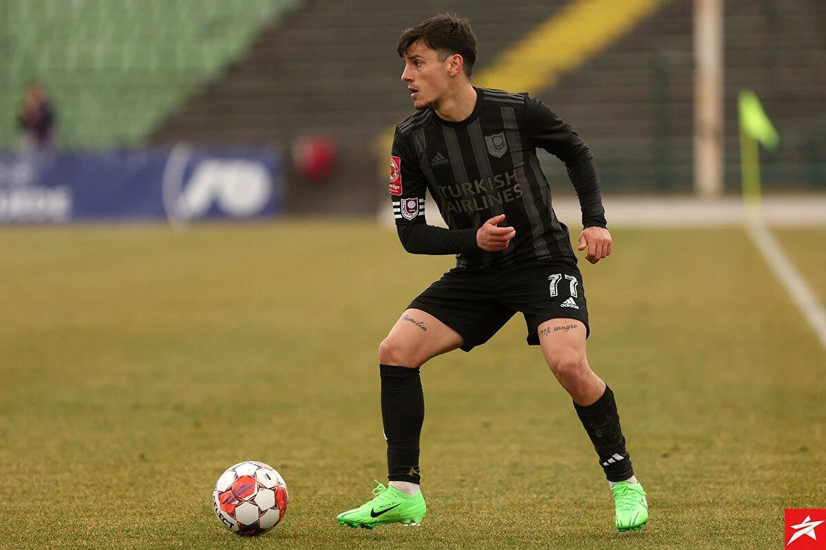 میراث شوم خریدهای جنجالی برای استقلال؛ ۷۰ میلیارد هزینه برای هیچ!_آینده 16 میراث شوم خریدهای جنجالی برای استقلال؛ ۷۰ میلیارد هزینه برای هیچ!